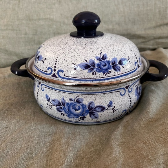 Wiener Email 1960s blue and white Floral Ceramic Pot with Lid - Picture 4 of 6